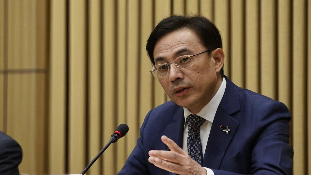 内地明星在喜剧综艺中意外亮相引发吃瓜群众热议