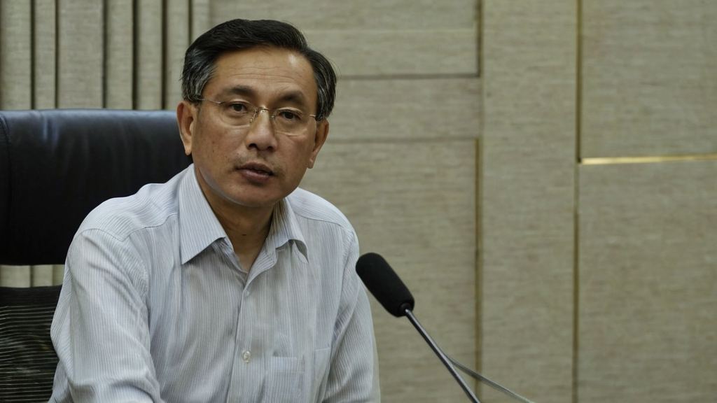娱乐圈宠妻狂魔影帝低调现身引发网友热议